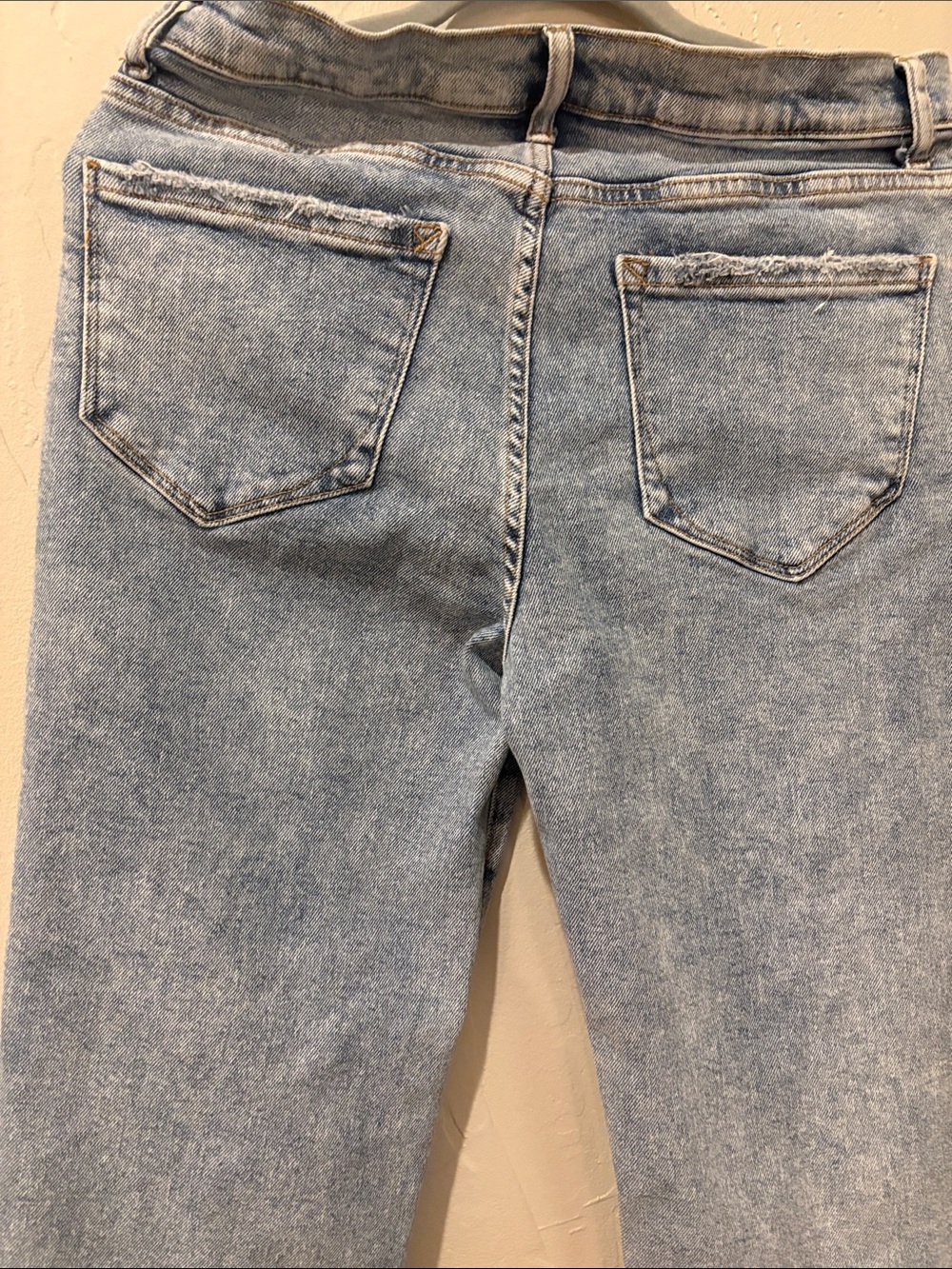 Kensie Light Blue Cropped Straight Jeans - Picture 5 of 5